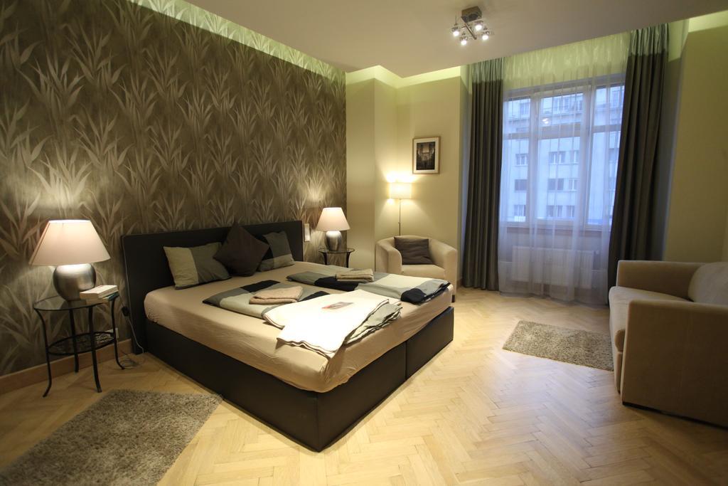 D.Five Splendor Above The City Budapeste Quarto foto