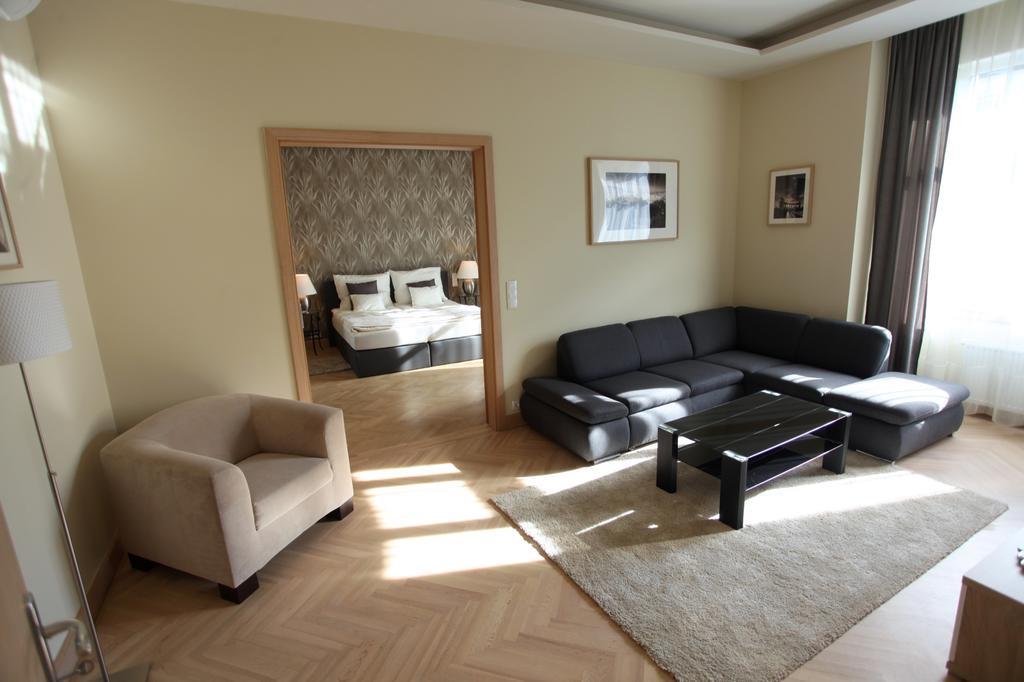 D.Five Splendor Above The City Budapeste Quarto foto